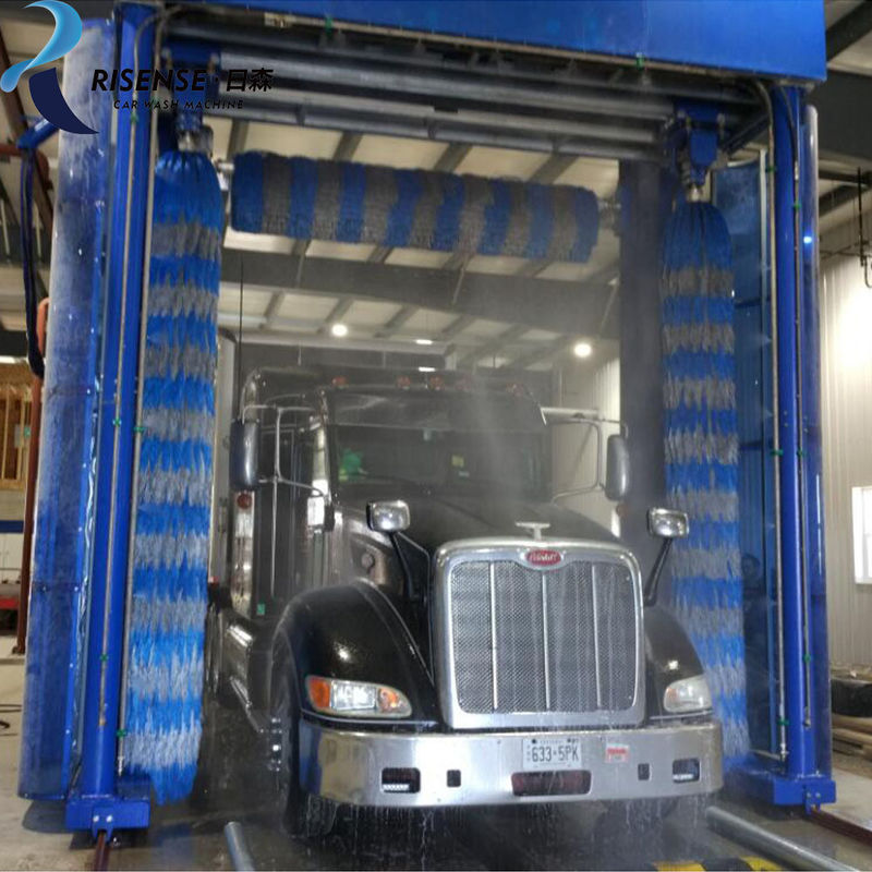 250L/Bus Water Consumption CB-730 Full Automatic Rollover Type 3 Brushes Truck