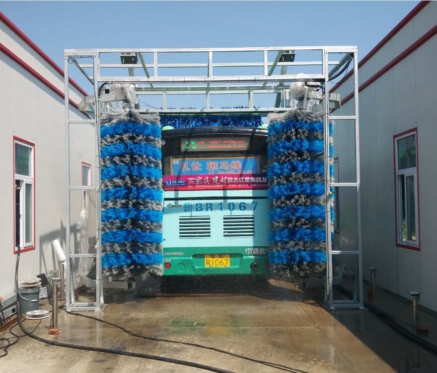 3 Brushes Automatic Car Wash Machine With Air Dryer Size 2150*4680*5200mm
