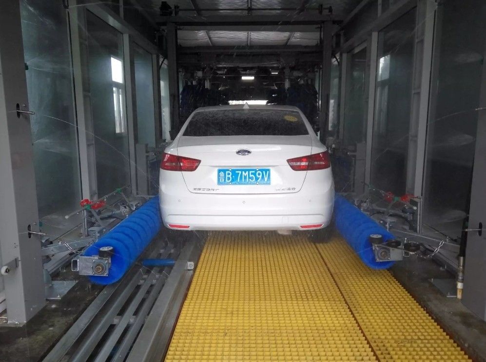 ISO14001 Certified of Portal Foam Bus or Truck Washing Station with and Competitive
