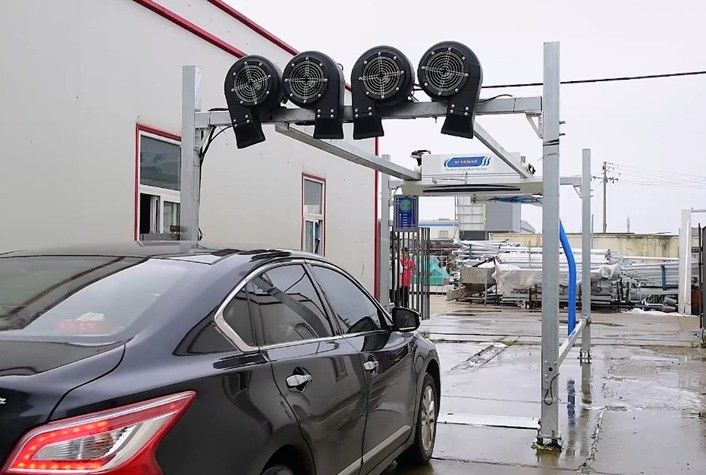 Install Space L*W*H 7600*3500*3300 Single Arm Touchless Robo Car Washing System HP-230 Risense